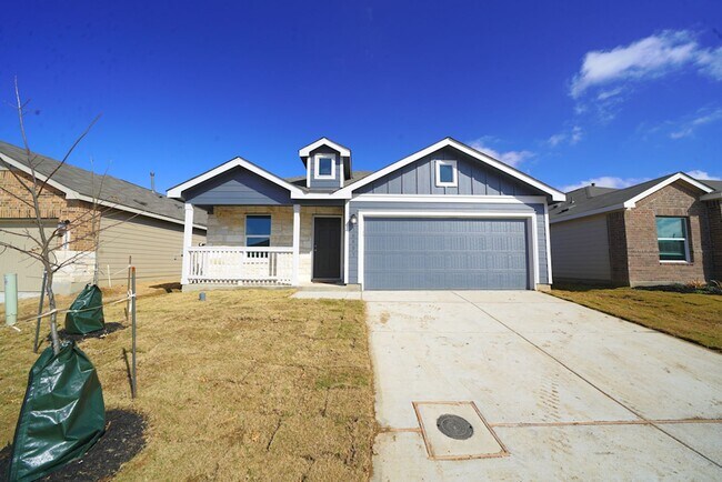Building Photo - Like-New Home Now Available For Rent in Converse, TX! Realtor Commission offered: $600