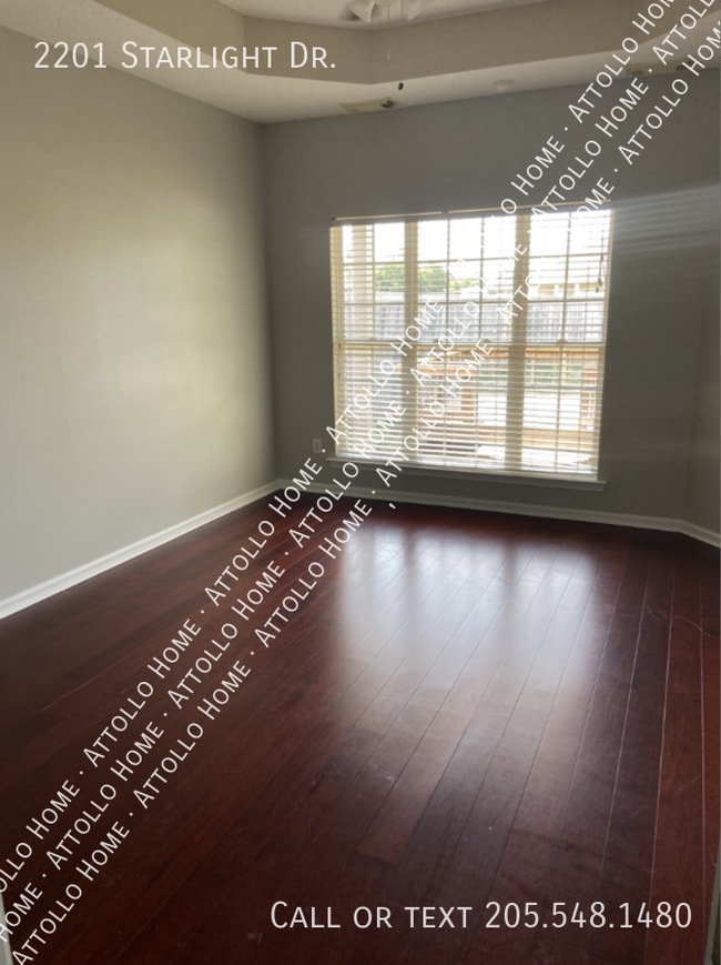 Building Photo - 2201 Starlight Dr