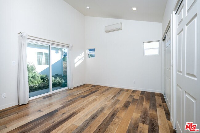 Building Photo - 6461 Whitman Ave