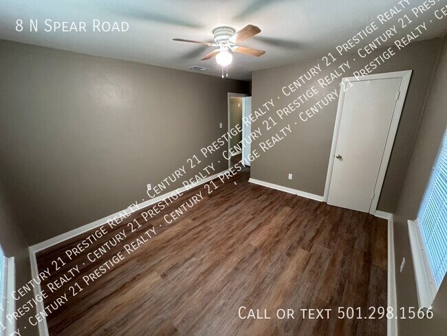 Building Photo - 8 Spear Rd