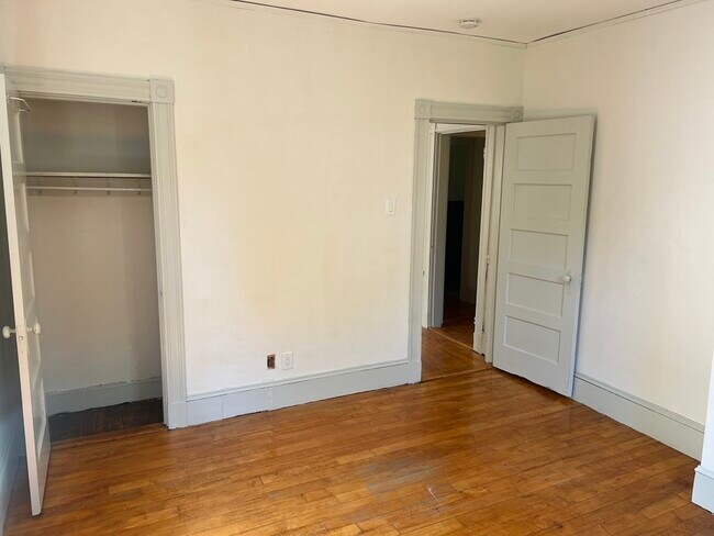 Building Photo - 28 Pinedale Rd