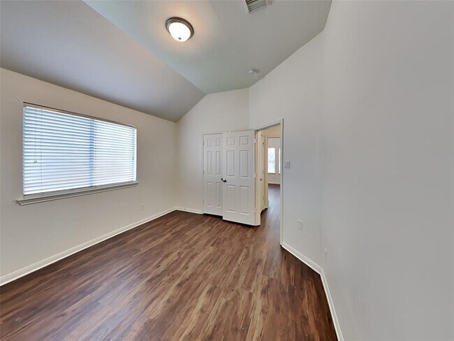 Building Photo - 4002 Ashview Ln