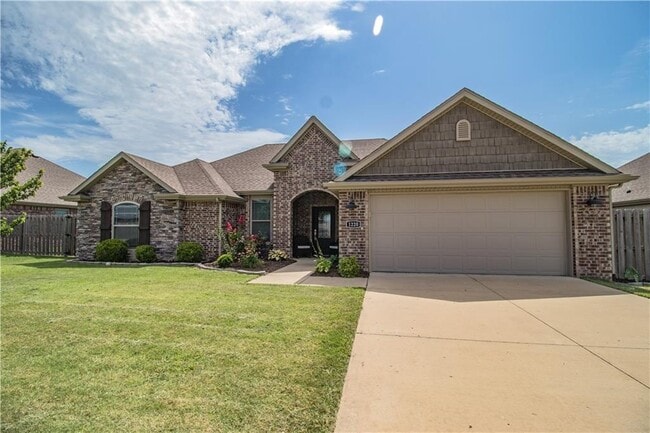 Building Photo - 1220 Gardenia St