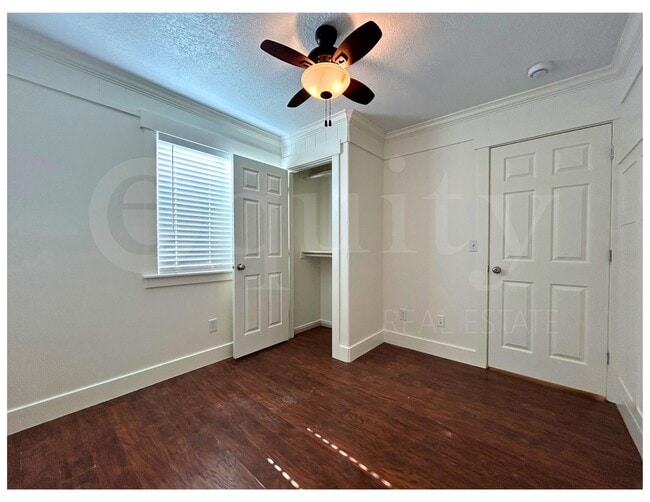 Building Photo - 8045 N Plum Creek Dr