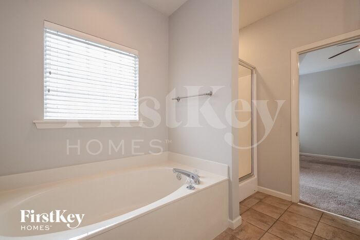 Building Photo - 4439 Sierra Ln