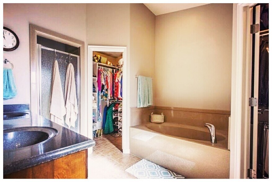 Building Photo - 328 S 300 W