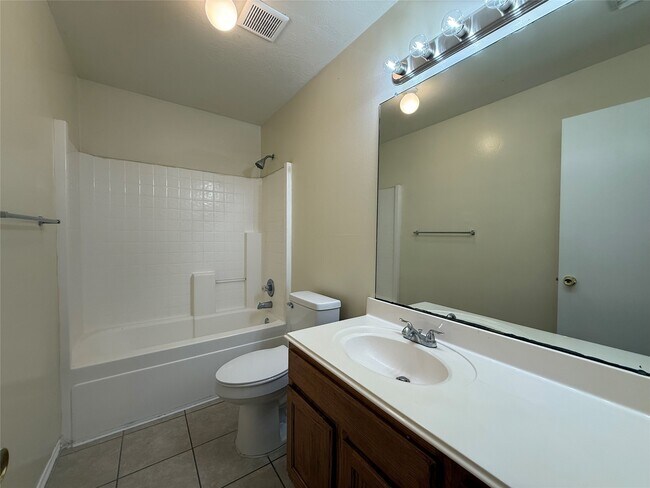 Building Photo - 6035 Settlers Village Dr