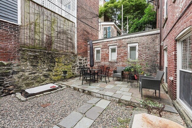 Building Photo - 34 Soley St
