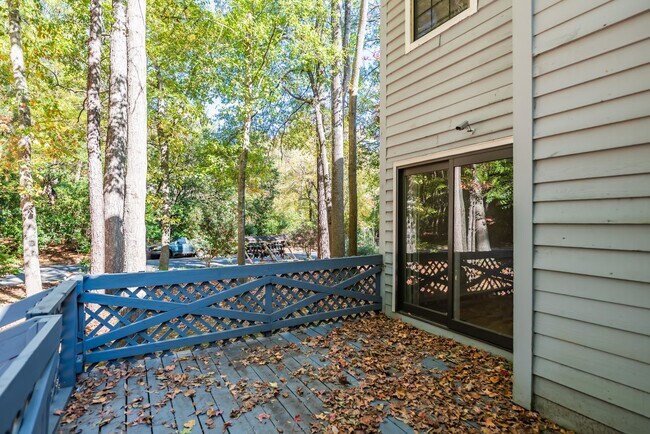 Building Photo - 1 Willow Bridge Dr