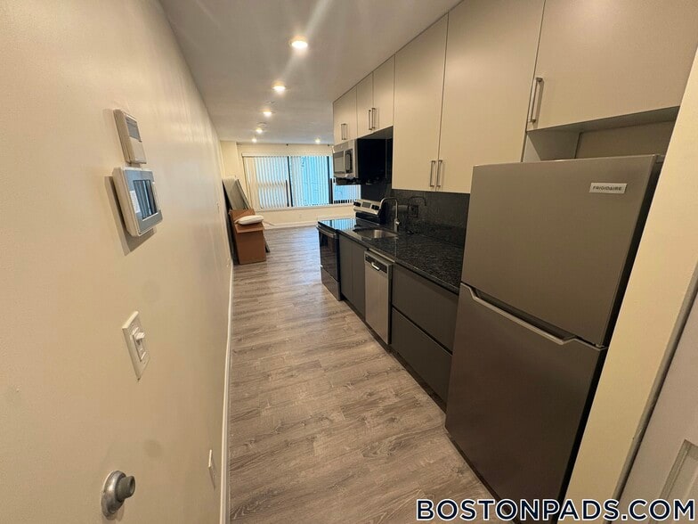 Building Photo - 1028 Commonwealth Ave