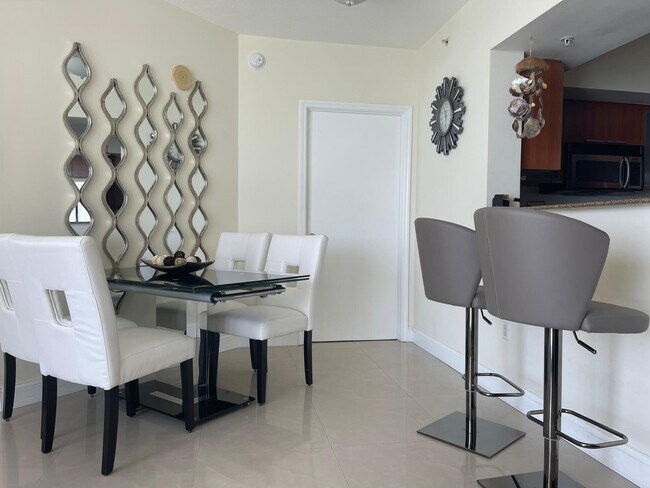 Building Photo - 16699 Collins Ave