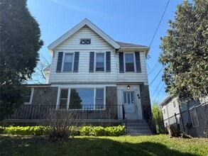 Building Photo - 86 Conklin Ave
