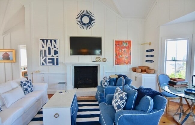 Building Photo - 10 Brant Point Road