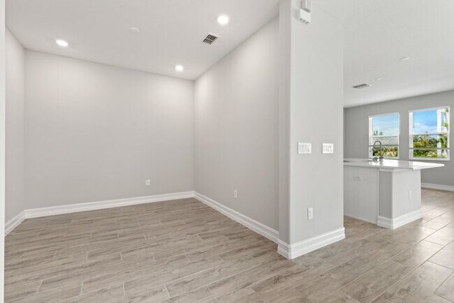 Building Photo - 4619 Almada Ln