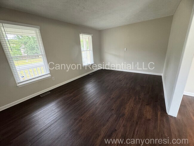 Building Photo - 6615 Burgenfield Dr