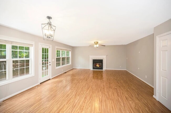 Building Photo - 3101 Titanic Dr
