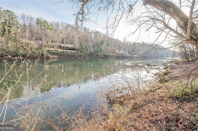 Building Photo - 4562 Columns Dr SE