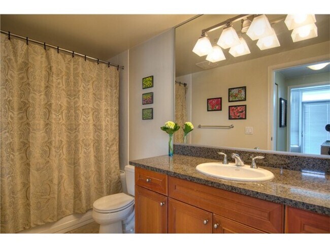 Building Photo - 1Bd/1Ba Seattle Condo