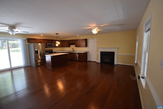 Building Photo - 41 Woodlawn Dr