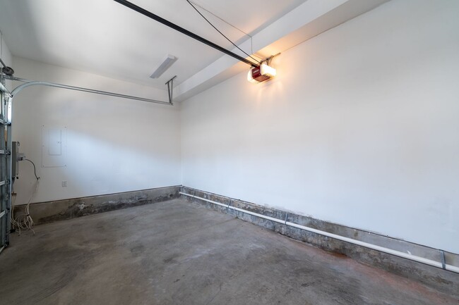 Building Photo - 4-Bedroom, 3-Bathroom with Garage - Canton...