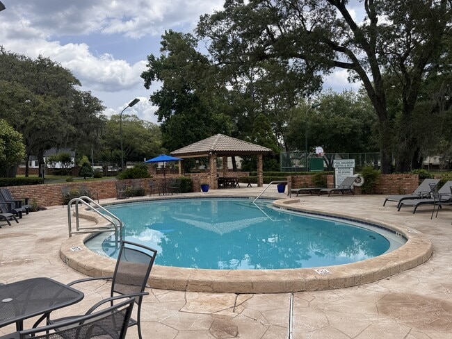 Building Photo - 806 Regatta Cir