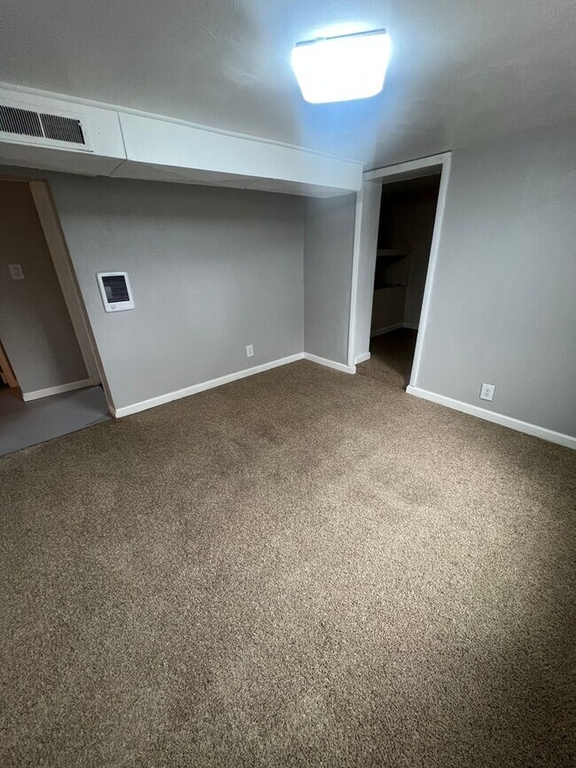 Building Photo - 1257 E Fremont St