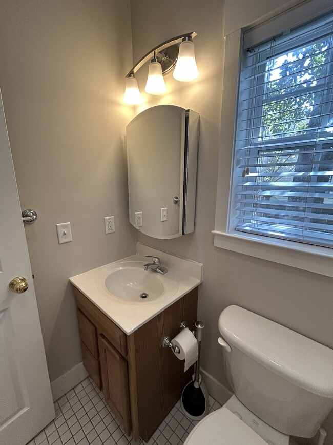 Building Photo - 2805 3rd St