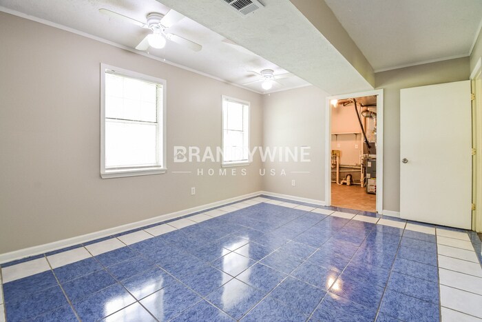 Building Photo - 911 Walnut Creek Ln