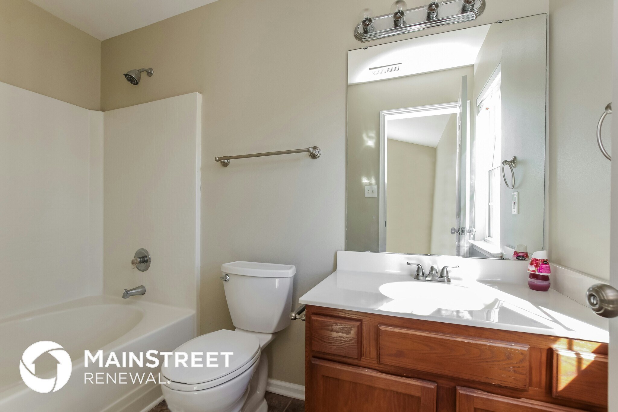 Building Photo - 121 N Tanninger Rd