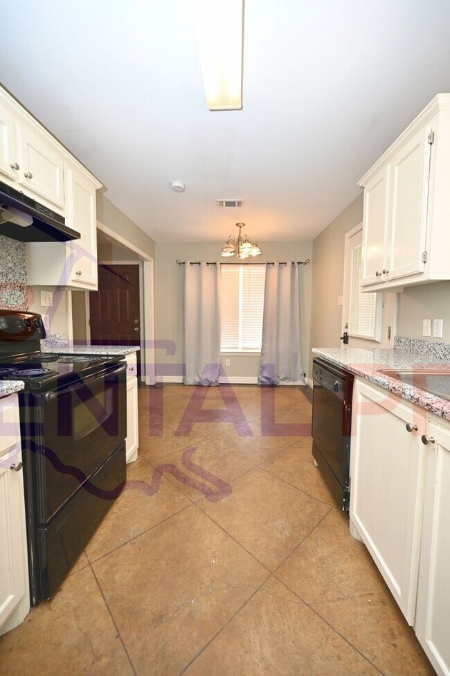 Building Photo - 1202 McQuay Dr