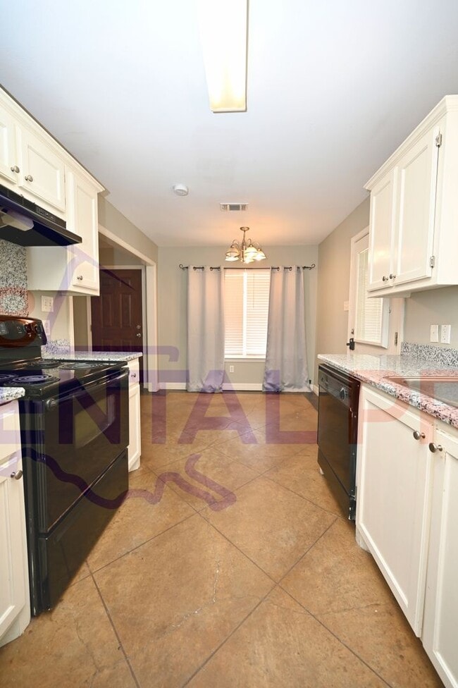 Building Photo - Three Bed, Two Bath Home in Ruston!