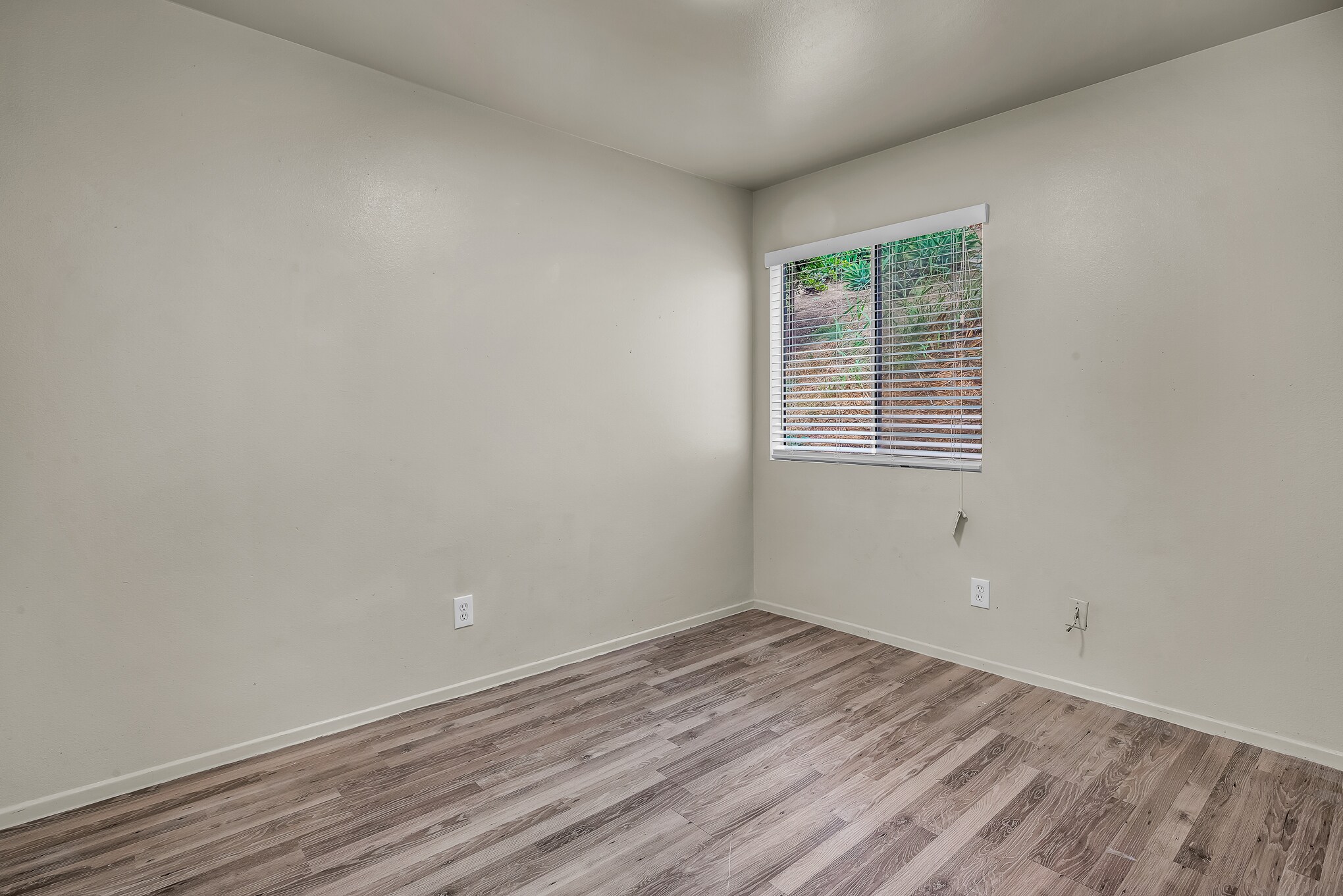 Building Photo - 5243 Huntington Dr N