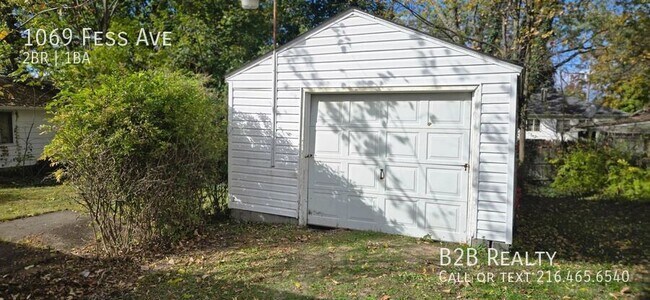 Building Photo - 1069 Fess Ave