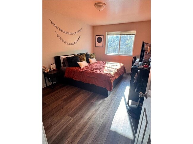 Building Photo - 810 16th St S