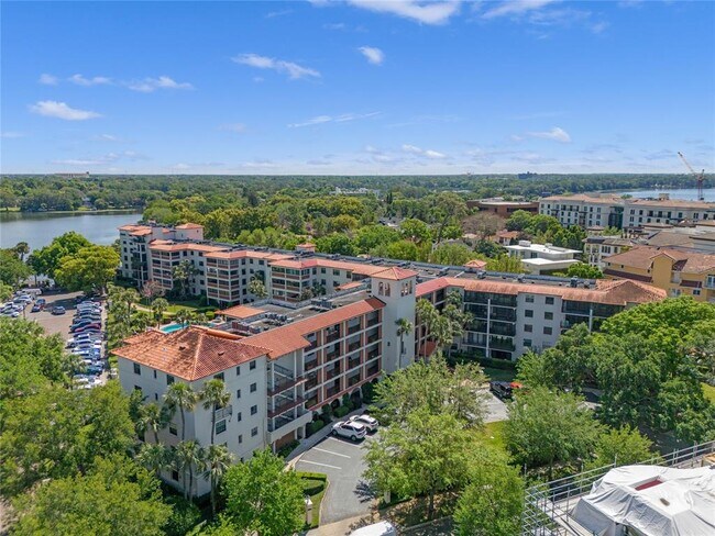 Building Photo - 104 S Interlachen Ave