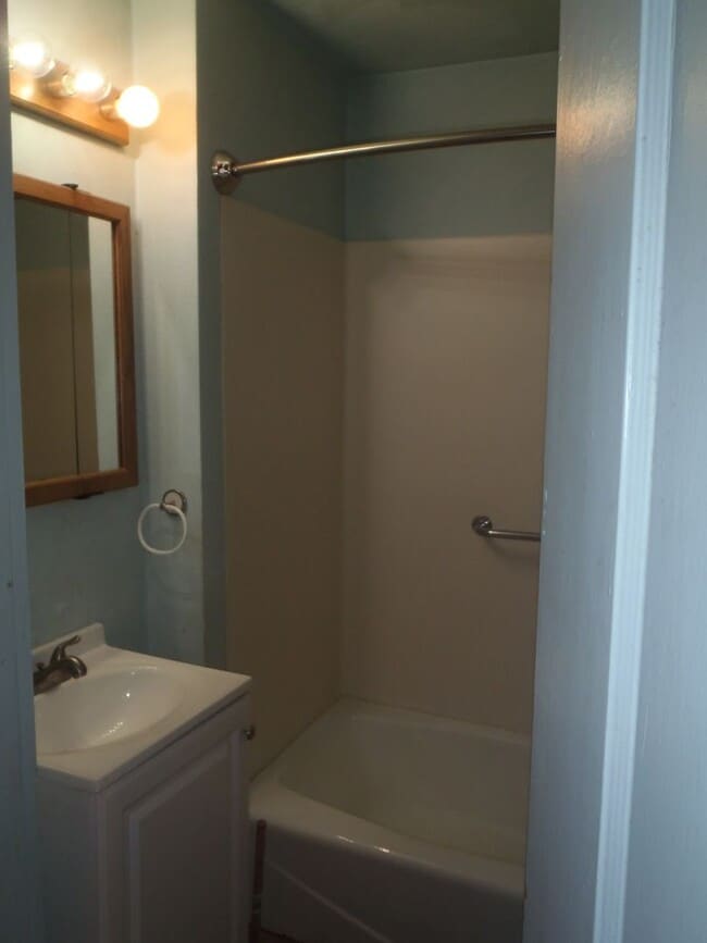 Building Photo - 2603