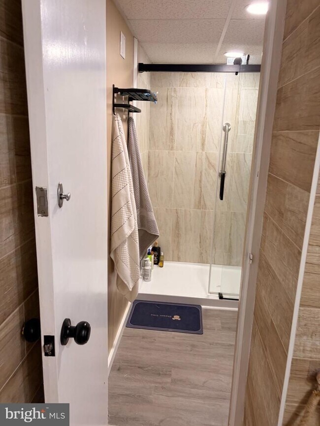Building Photo - 2B1B unit in Radnor House