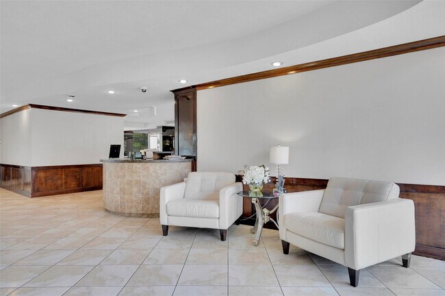 Building Photo - 2841 N Ocean Blvd