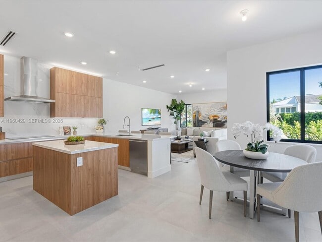 Building Photo - 19701 NE 16th Pl