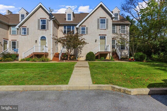 Building Photo - 312 River Birch Cir