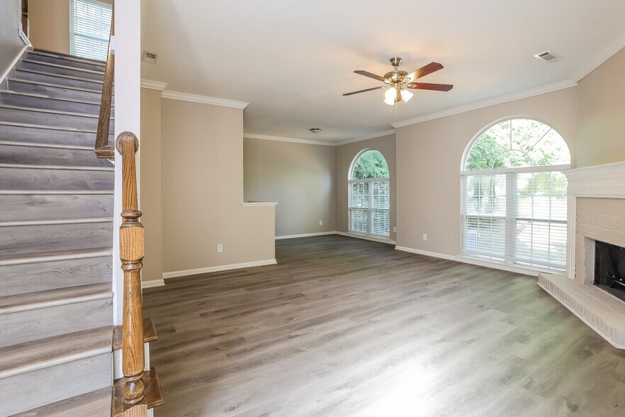 Building Photo - 724 S Fairfield Dr