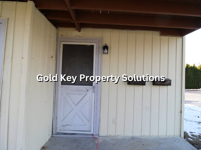 Building Photo - 919 E 6th St