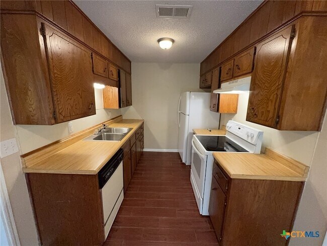 Building Photo - 1013 Kathey Dr