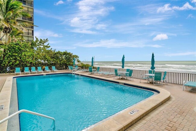 Building Photo - 15462 Gulf Blvd
