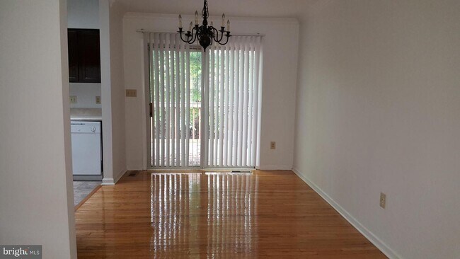 Building Photo - 6605 Plantation Forest Dr