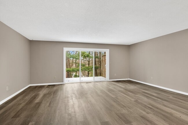 Building Photo - 3463 Blackwood Dr