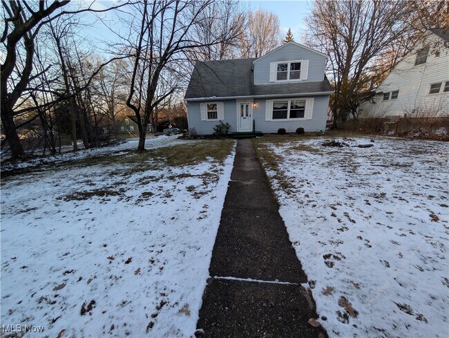 Building Photo - 703 Avondale St