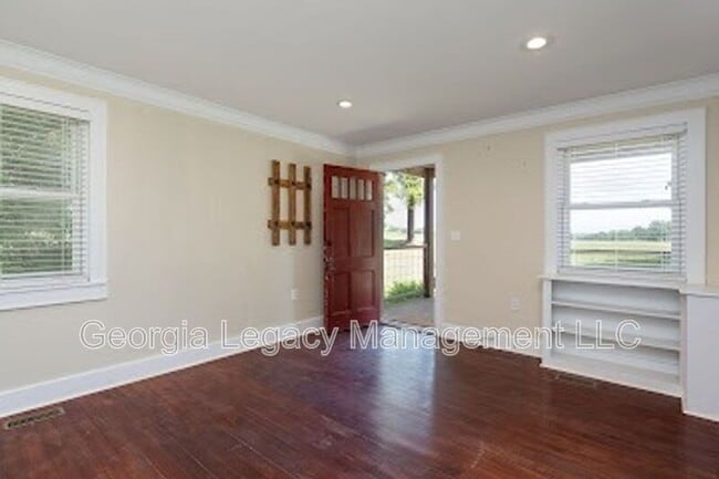 Building Photo - 2615 W Main St