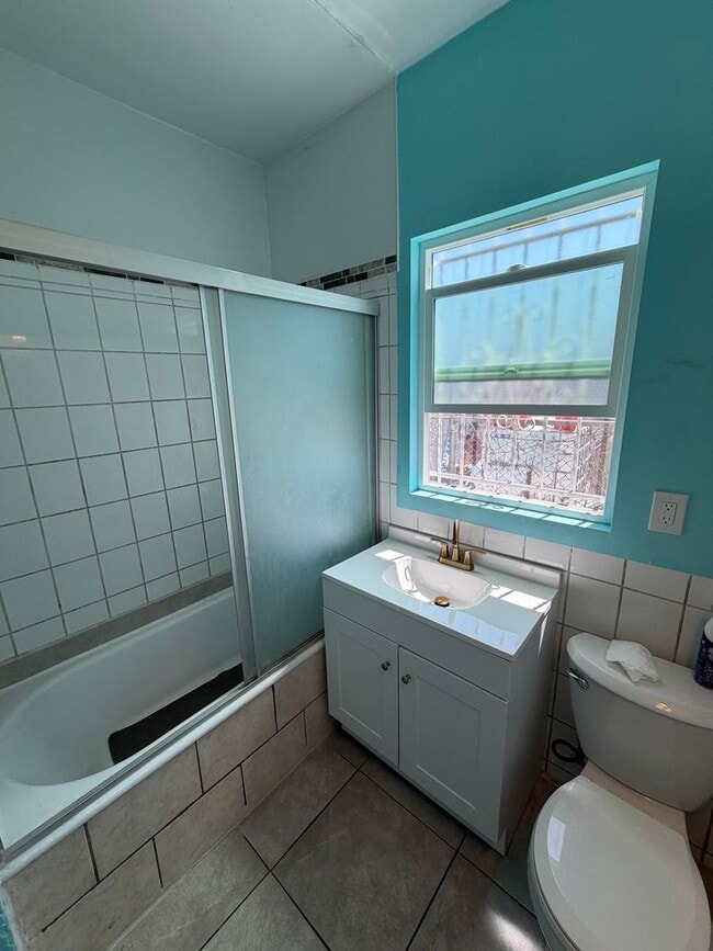 Building Photo - 1124 Nadeau St