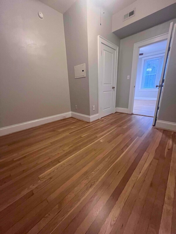 Building Photo - 1409 Colonial Ave